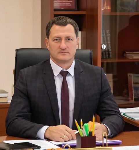 С трогательным праздником в школе- Последним звонком!.